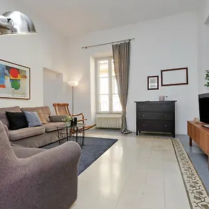 https://falstaff.it-romehotels.com